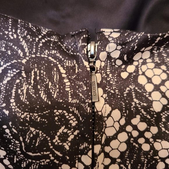 Guess Lace Print Dress - Picture 3 of 3